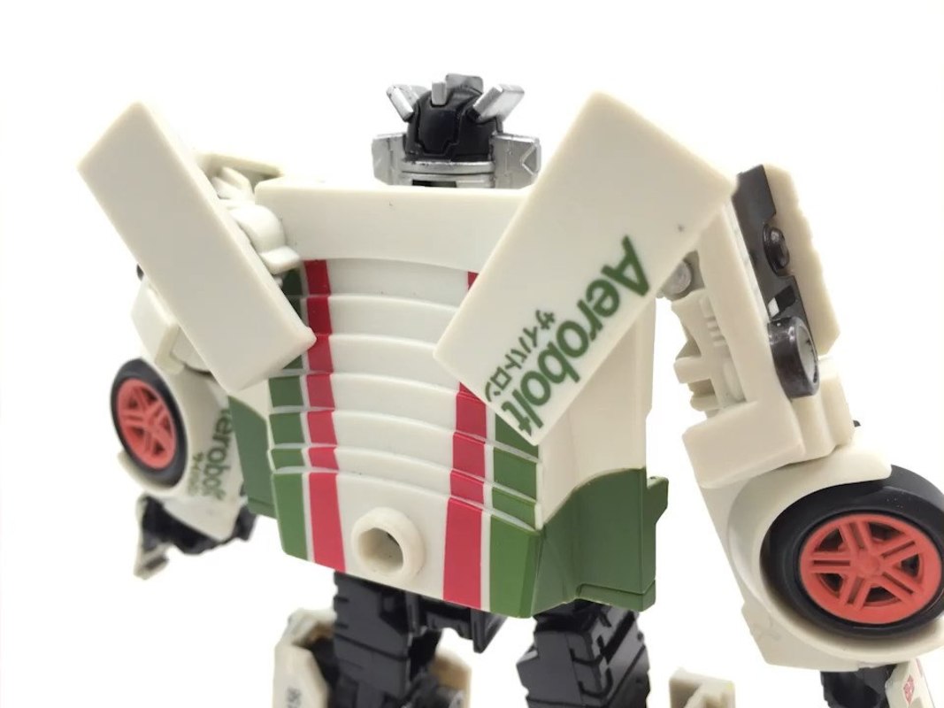 wheeljack earthrise upgrade kit